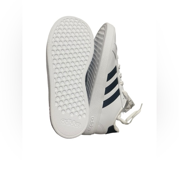 🌟🌟🌼NIB Adidas Grand Court 2.0 Classic White Sneakers with Black Stripes. Unisex - Picture 4 of 9
